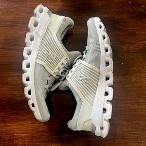 Grey size W8 On cloudswift shoes